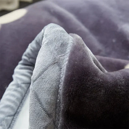 Reversible Weighted Raschel Blanket